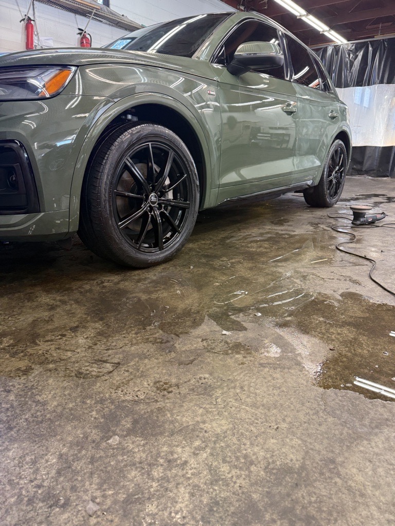 Olive green Audi Q5 after detailing